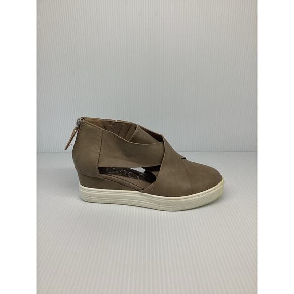 Women’s CCOCCI Melody Beige Wedge Booties Size 6 - Picture 1 of 8